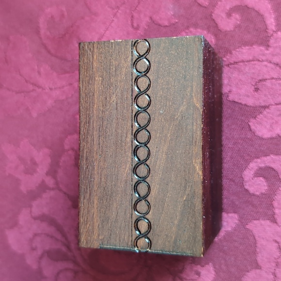 Small Wooden Polish Storage Box with Carved Flower - Picture 3 of 10